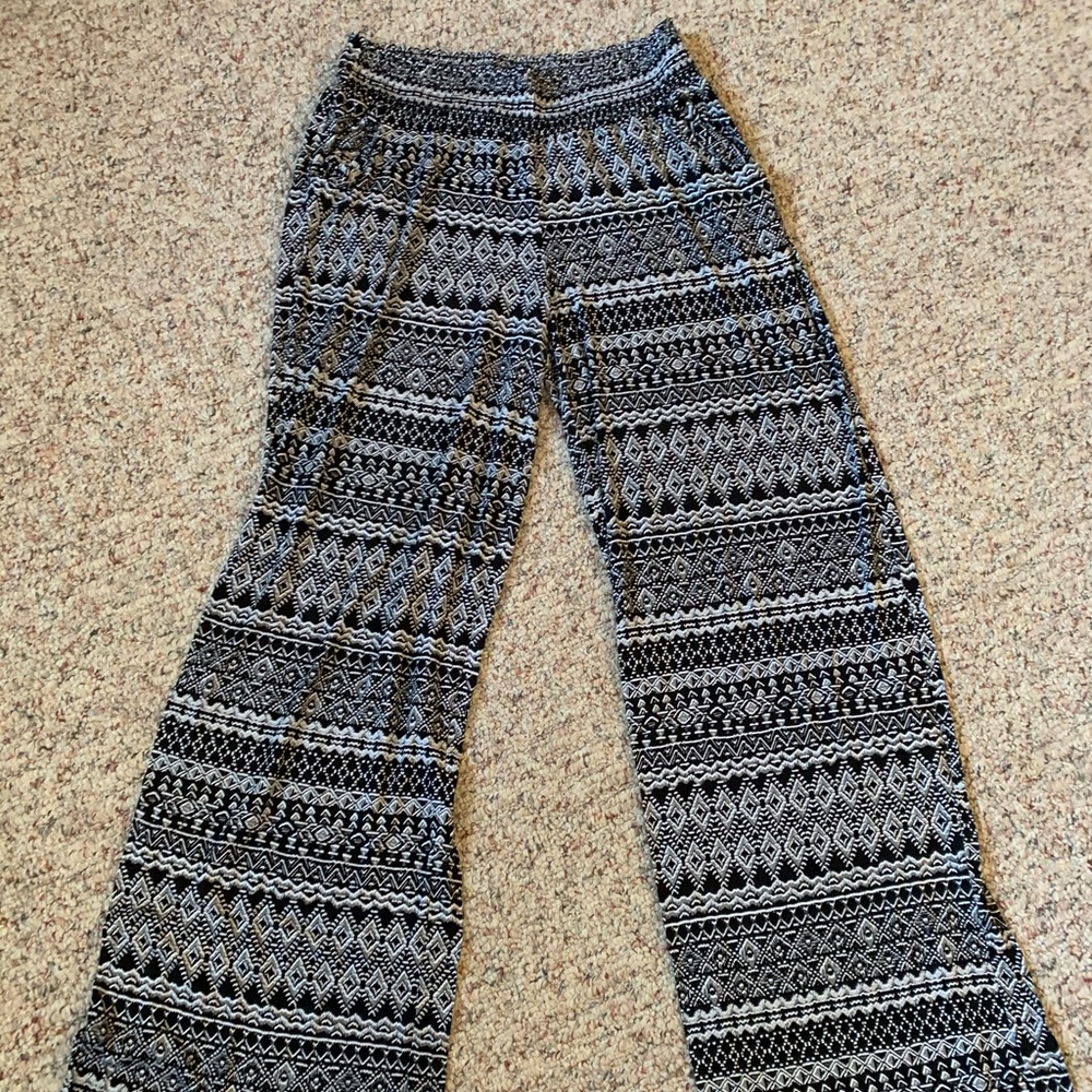 Women’s L gently used wide leg pants
